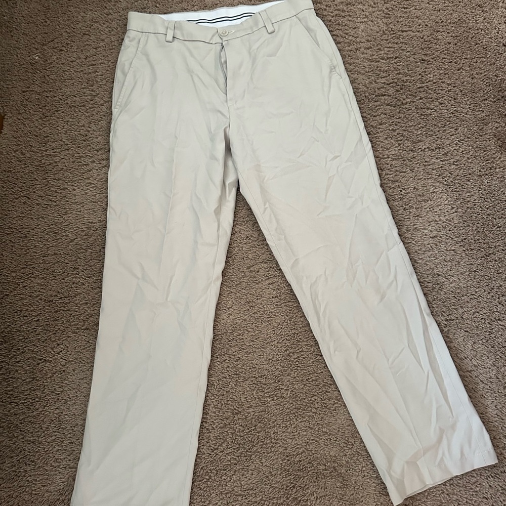 Amazon Essentials Men's Light Tan Chinos